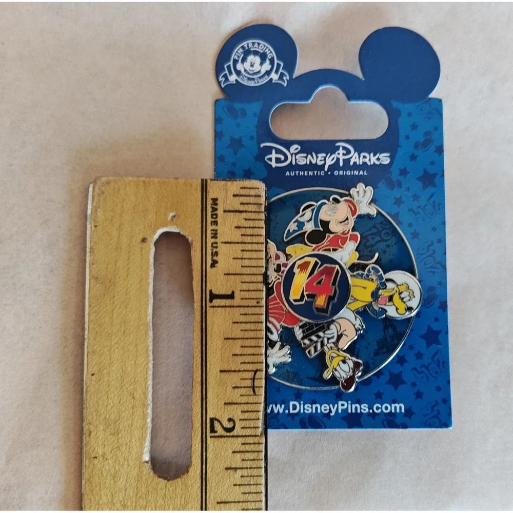 Disney Parks Trading Pin Blue 2014 Mickey Minnie Donald Goofy Pluto